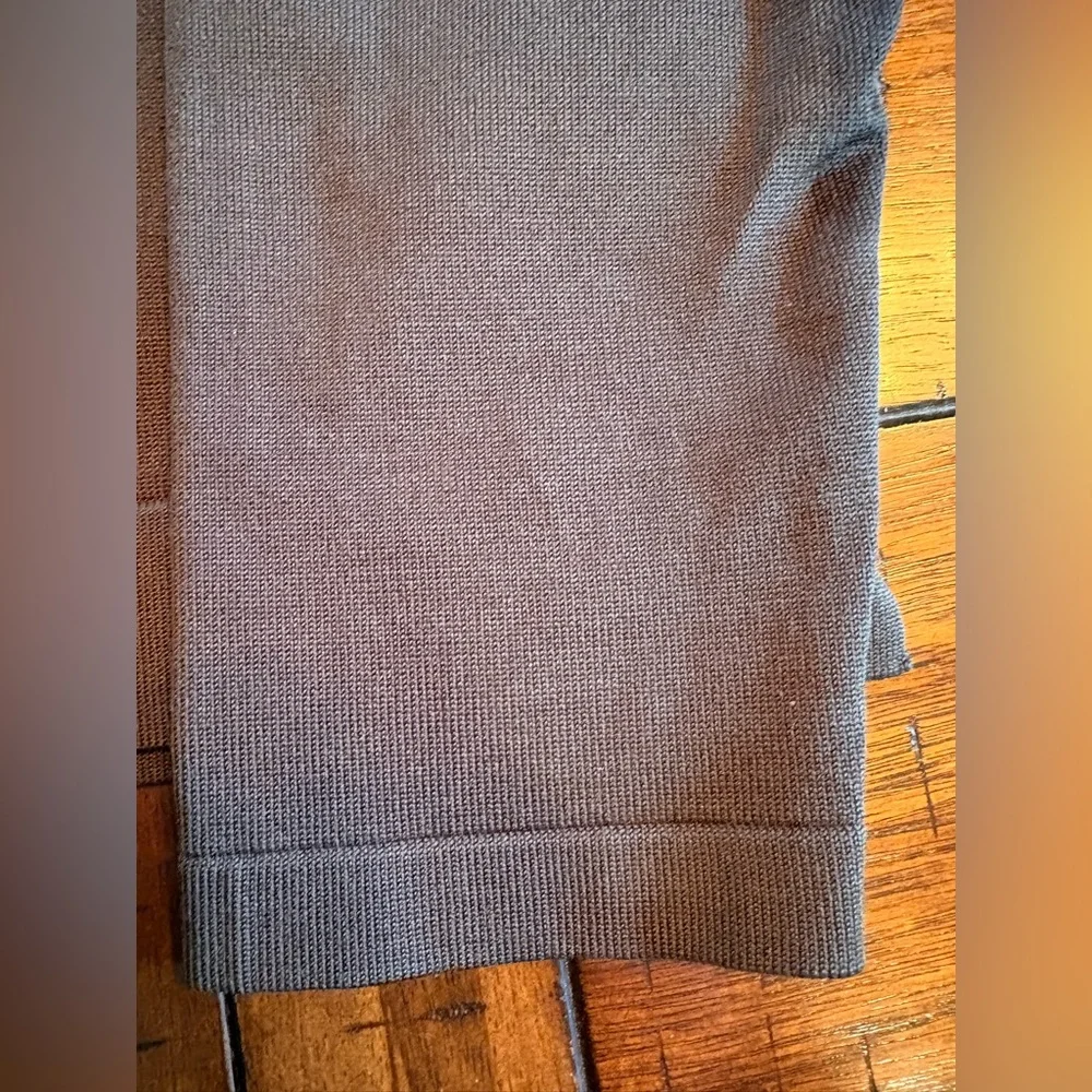 Jones New York Hunter/Slate V-Neck Silk Blend Knit - Size PM